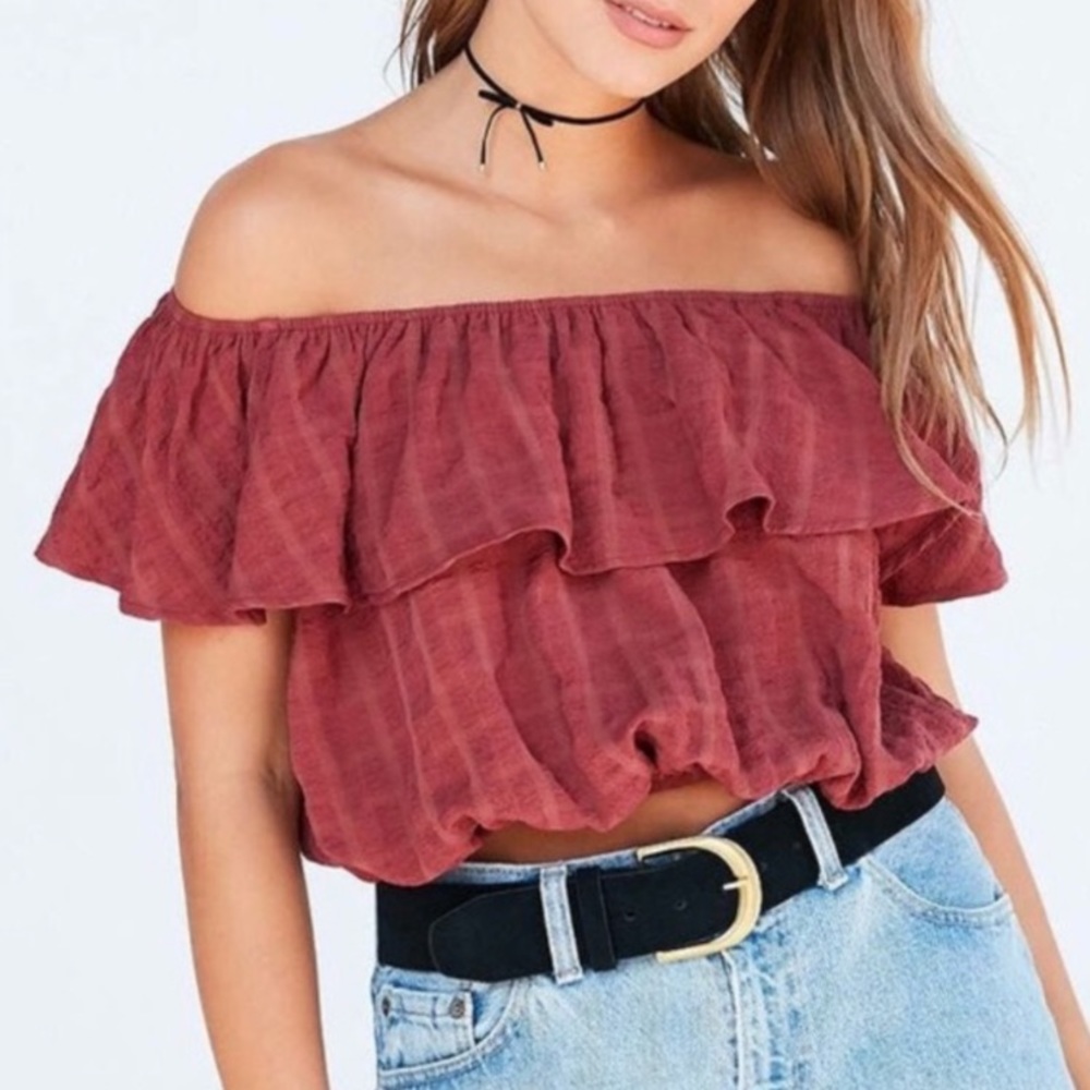 Kimchi Blue crop top off shoulder ruffle ruched mauve XS feminine romantic